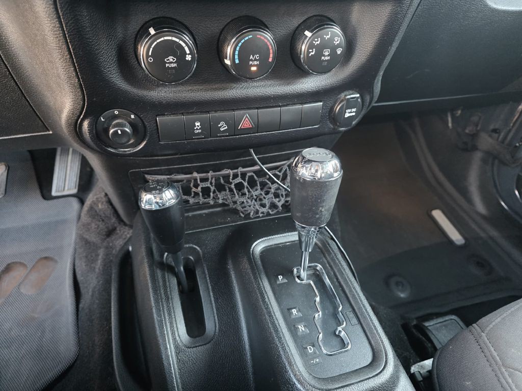 2017 Jeep Wrangler Image 22