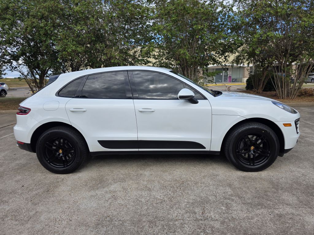 2018 Porsche Macan Image 8