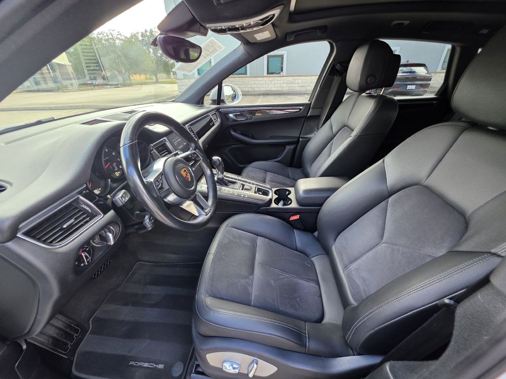 2018 Porsche Macan Image 12