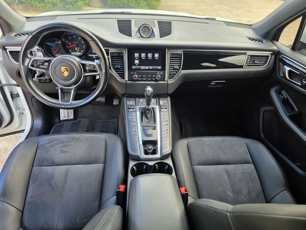 2018 Porsche Macan Image 14