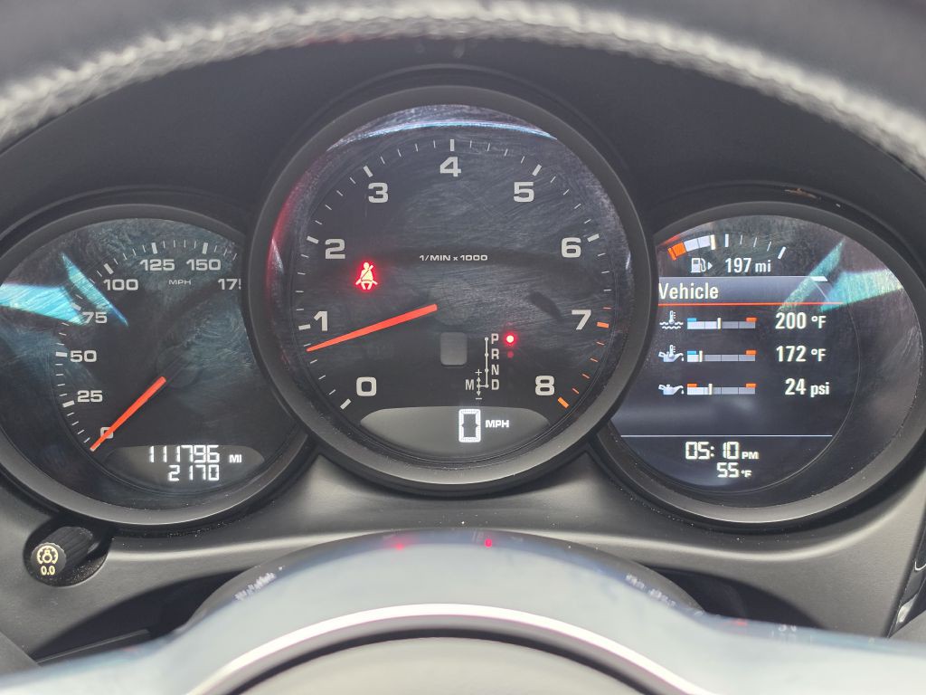 2018 Porsche Macan Image 25