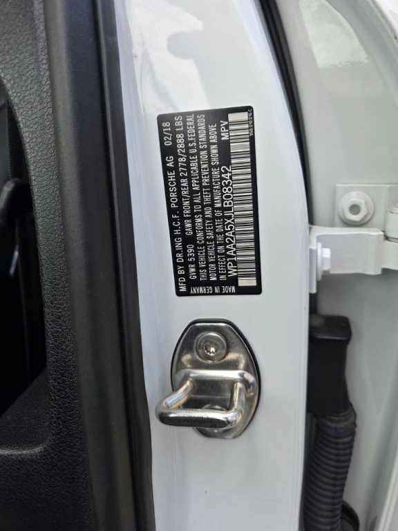 2018 Porsche Macan Image 31