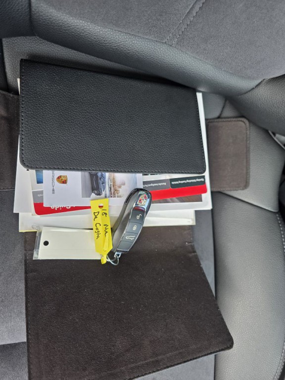 2018 Porsche Macan Image 37