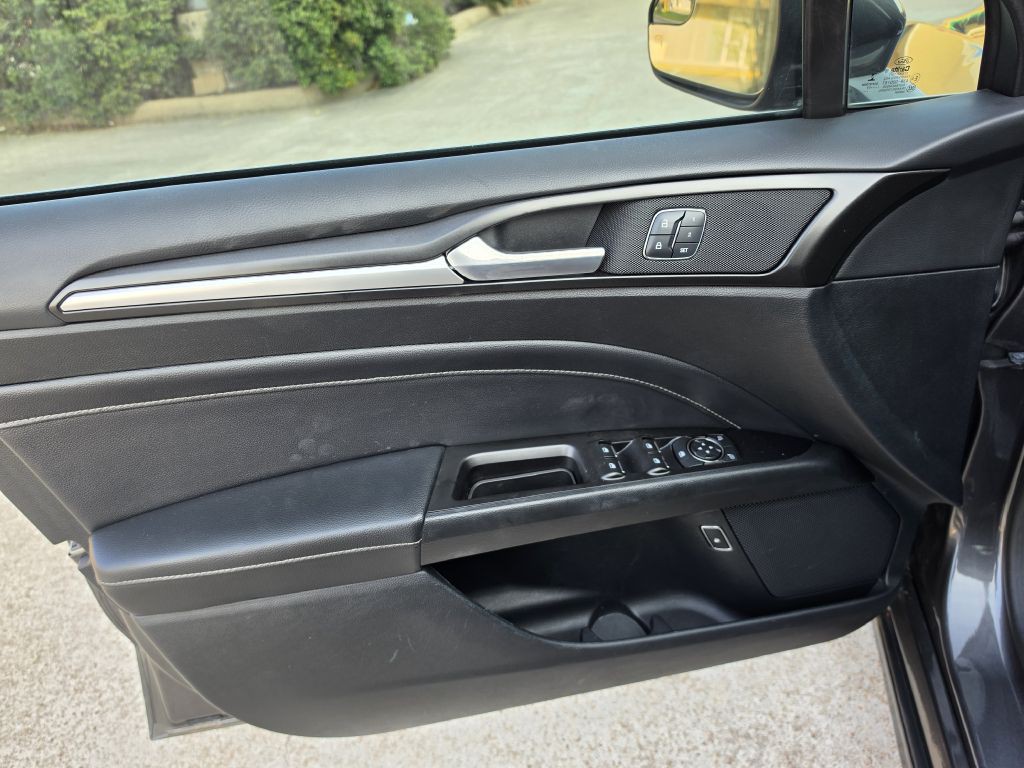 2018 Ford Fusion Image 21