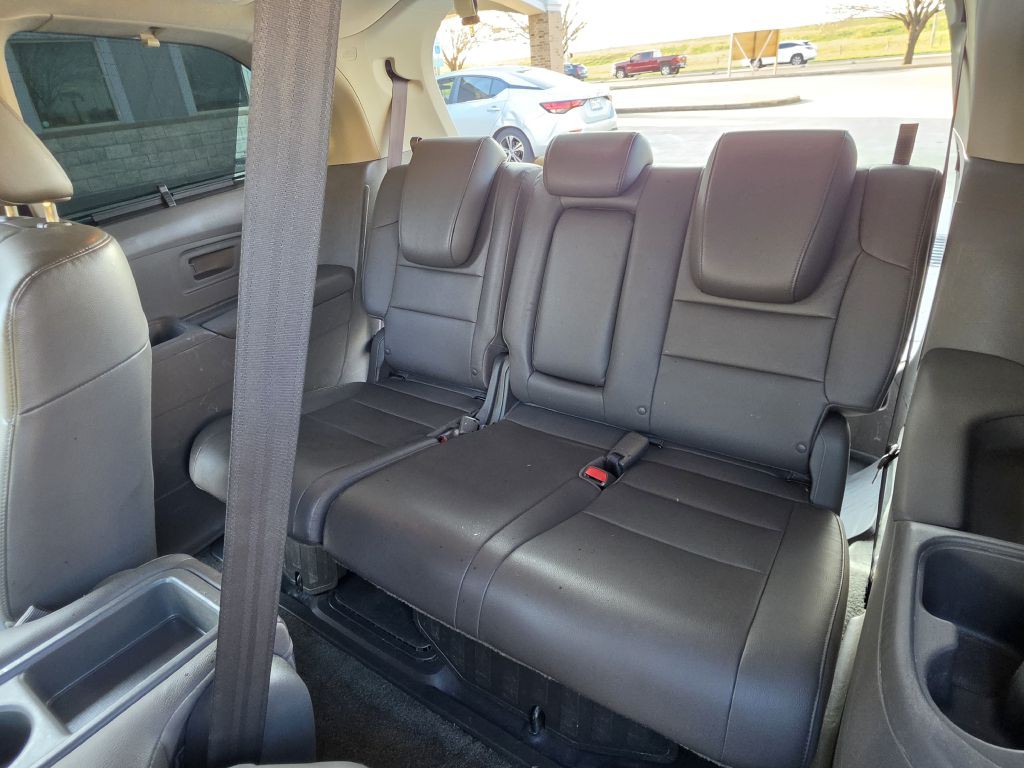2015 Honda Odyssey Image 14