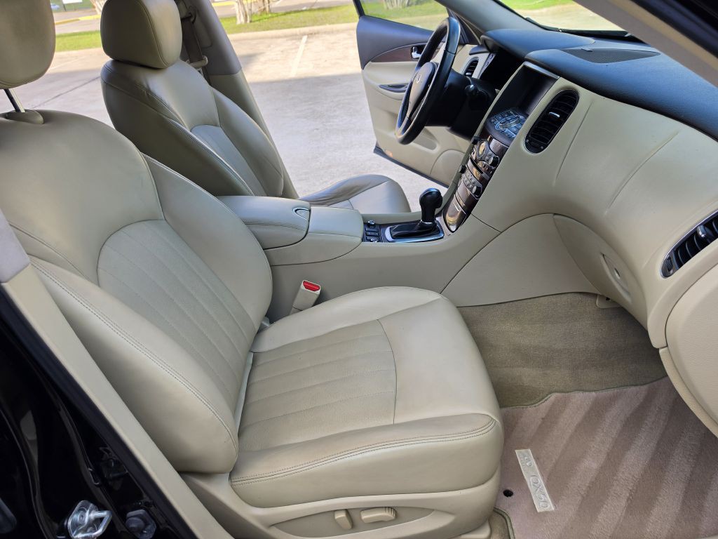 2017 INFINITI QX50 Image 14