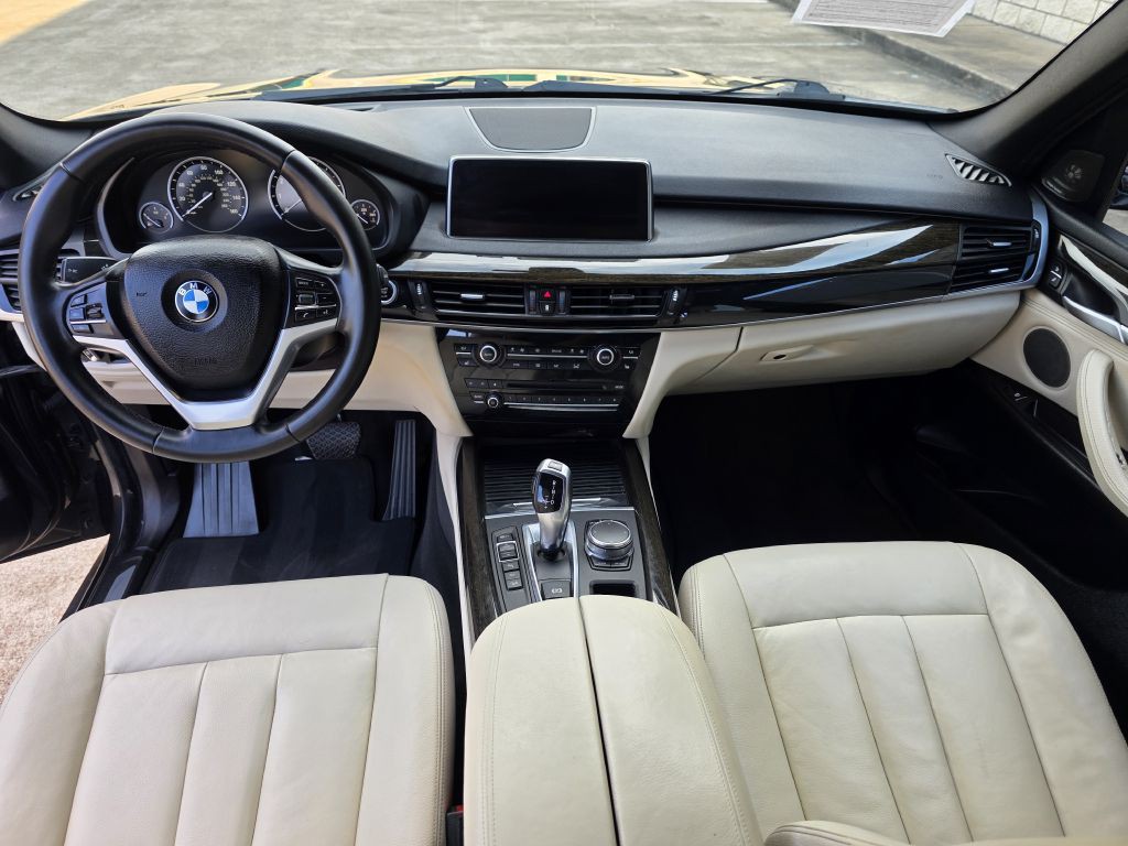 2017 BMW X5 Image 14