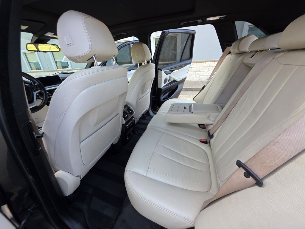 2017 BMW X5 Image 18