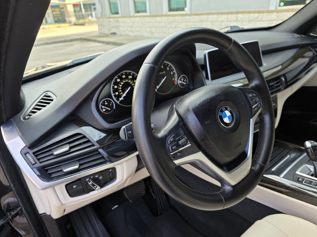 2017 BMW X5 Image 24
