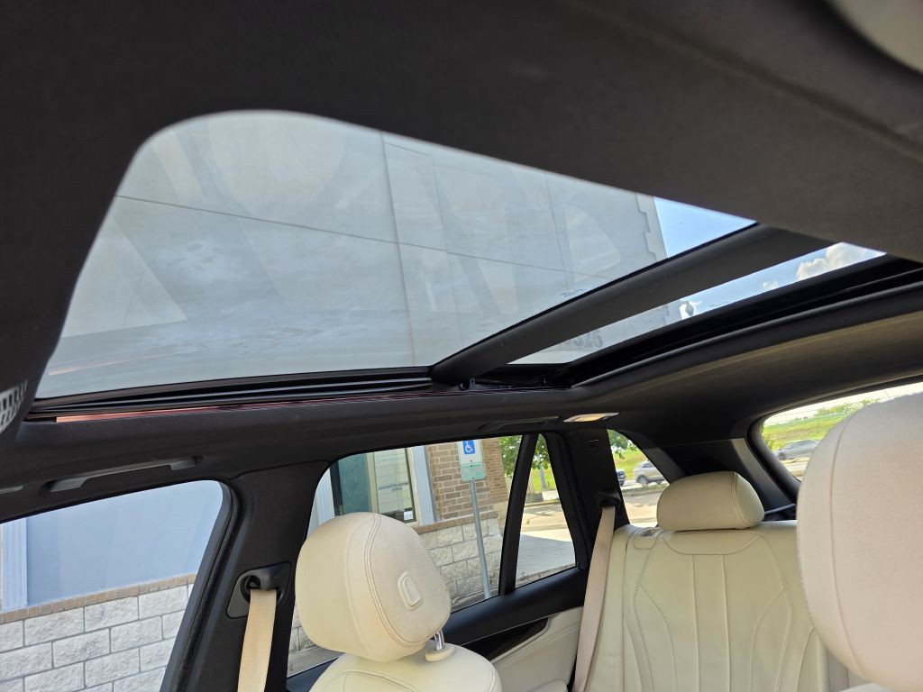 2017 BMW X5 Image 28