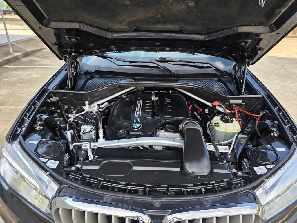 2017 BMW X5 Image 32