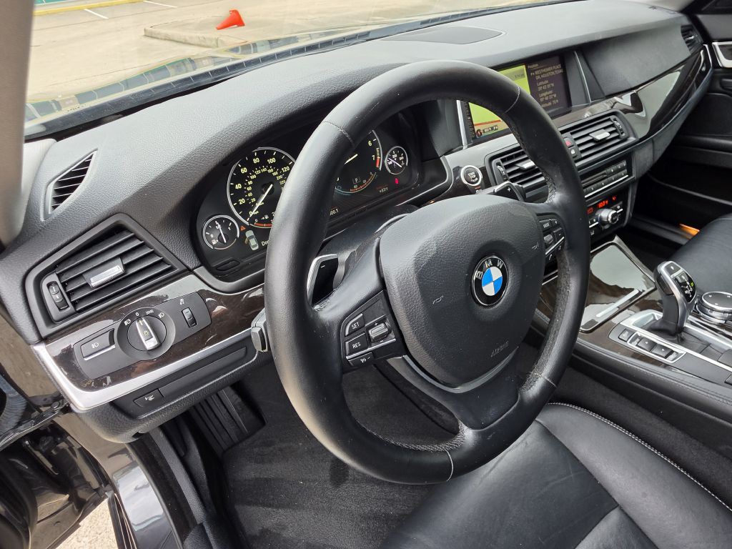 2016 BMW 5 Series Image 24