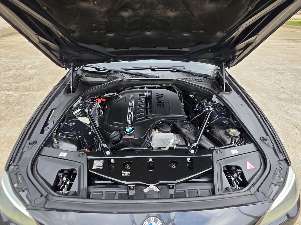 2016 BMW 5 Series Image 32