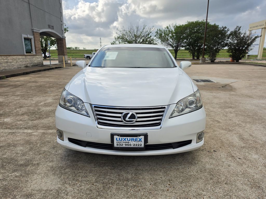 2012 Lexus ES Image 2