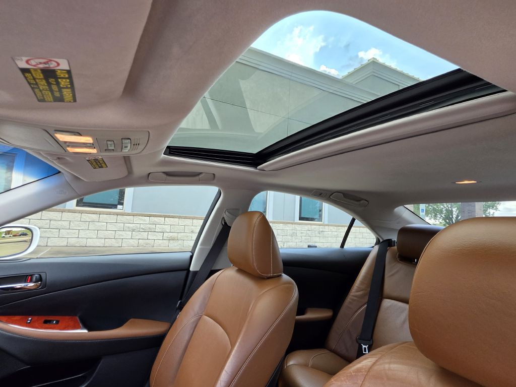 2012 Lexus ES Image 24