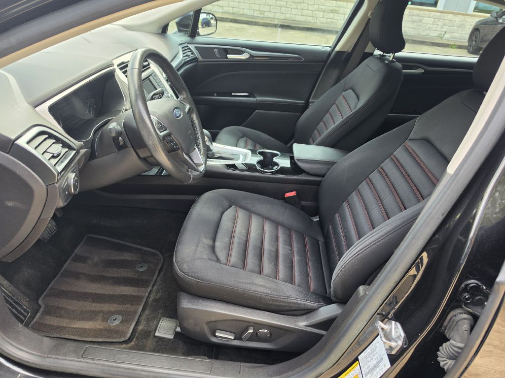 2015 Ford Fusion Image 11