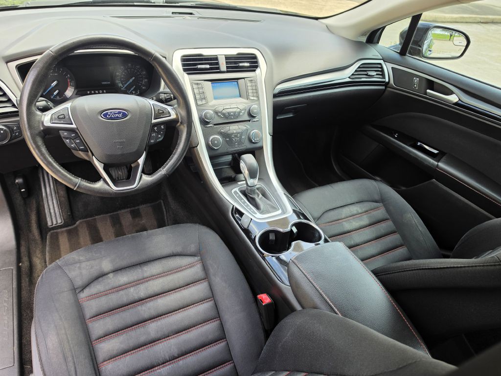 2015 Ford Fusion Image 12