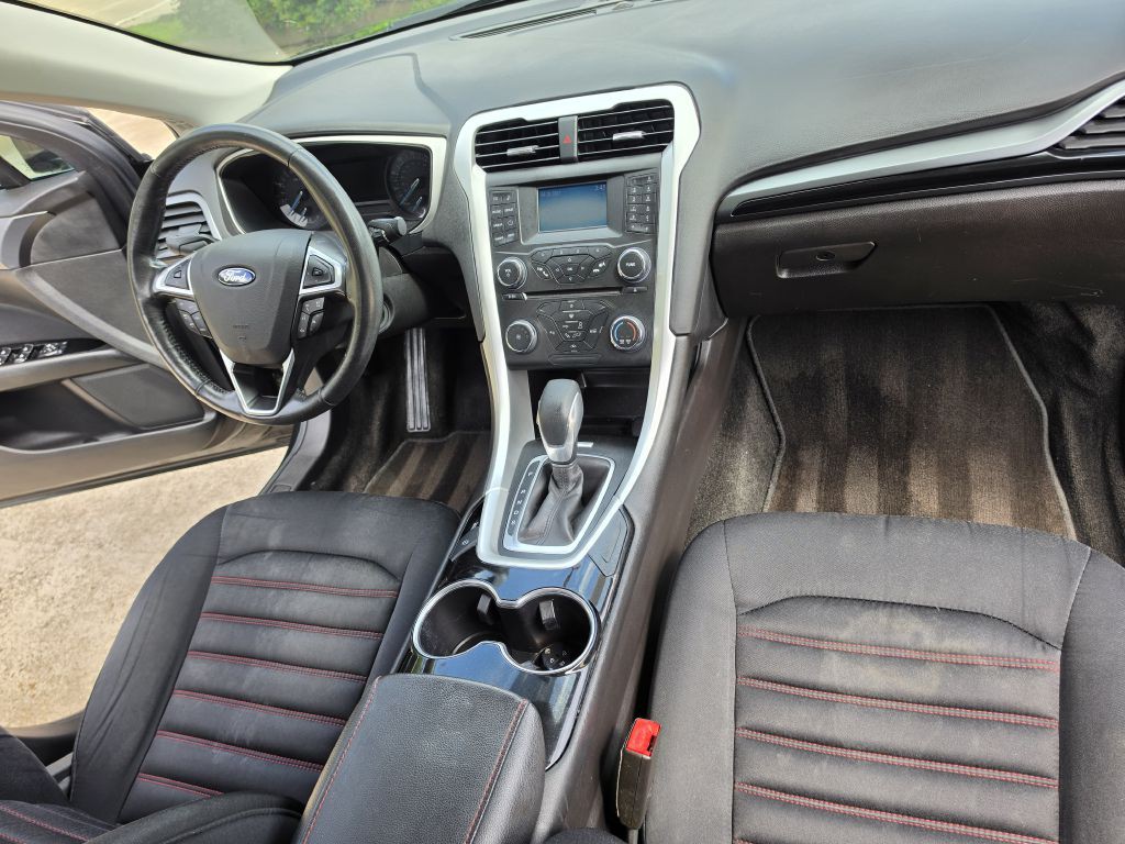 2015 Ford Fusion Image 15
