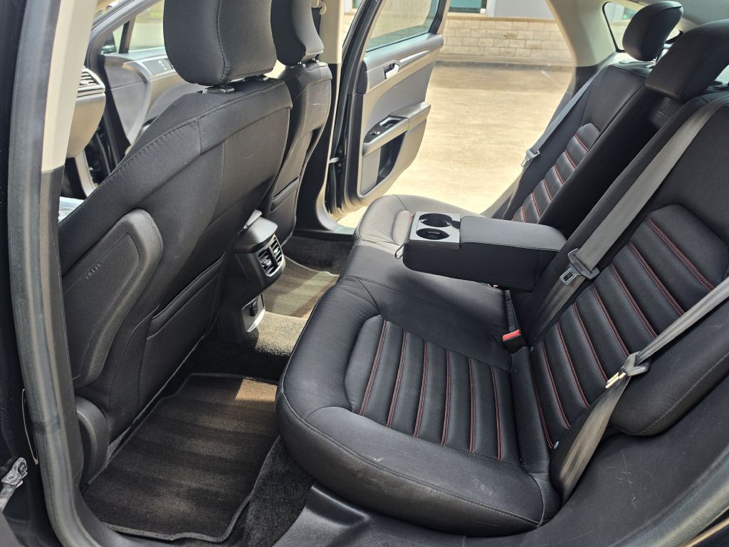 2015 Ford Fusion Image 17
