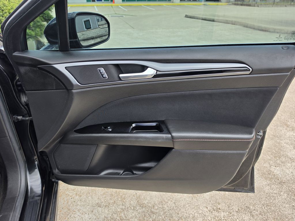 2015 Ford Fusion Image 19