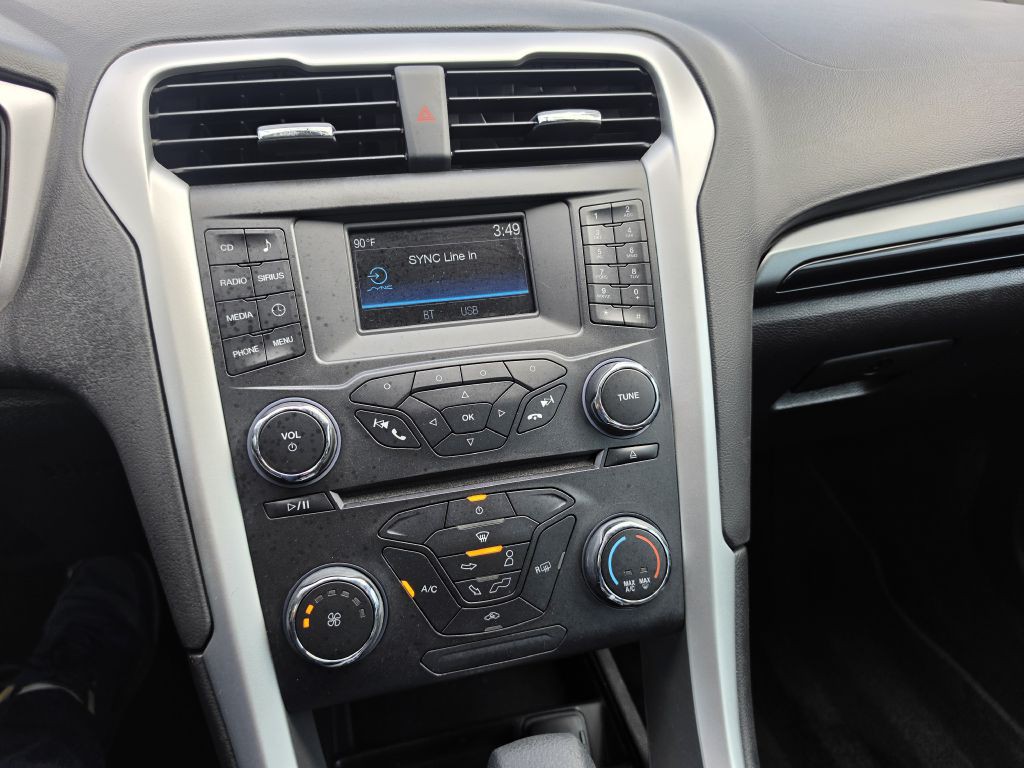 2015 Ford Fusion Image 23