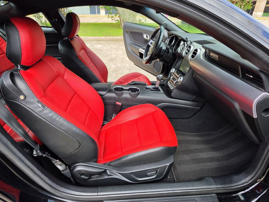 2020 Ford Mustang Image 14