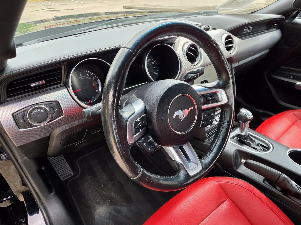 2020 Ford Mustang Image 19