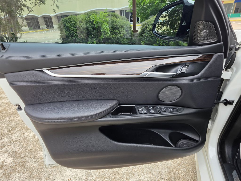2017 BMW X6 Image 22