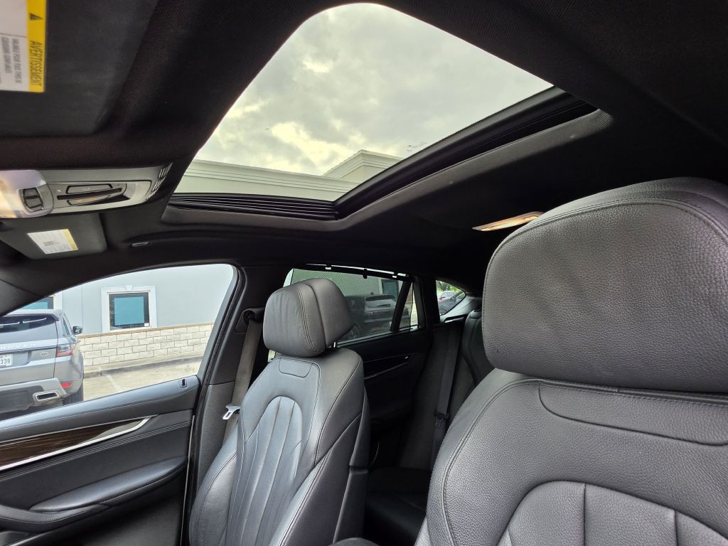 2017 BMW X6 Image 24