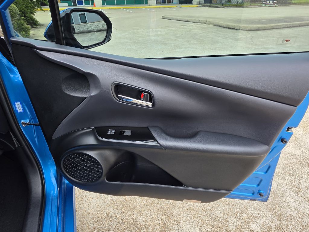 2019 Toyota Prius Image 18
