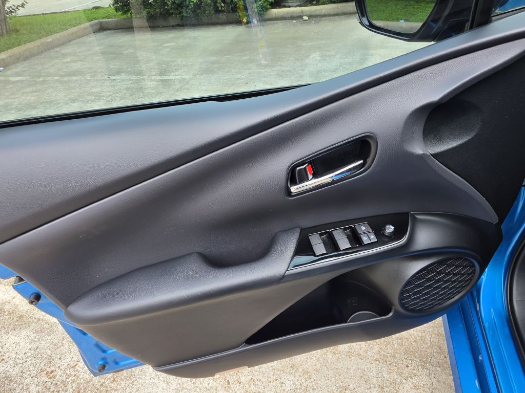 2019 Toyota Prius Image 19