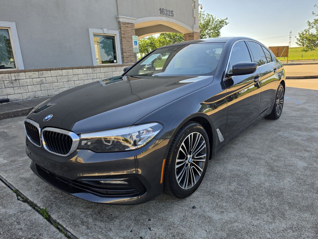 2017 BMW 5 Series Image 1