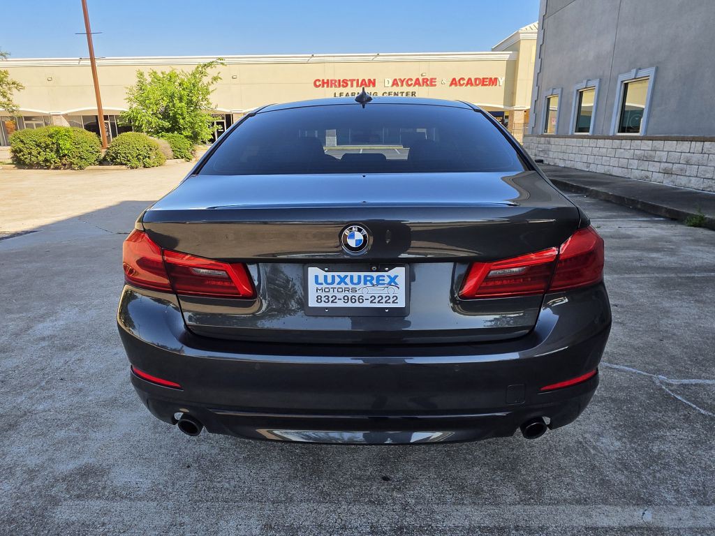 2017 BMW 5 Series Image 6