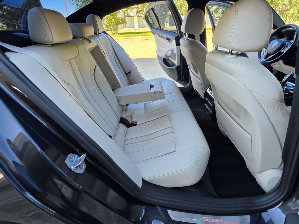 2017 BMW 5 Series Image 16