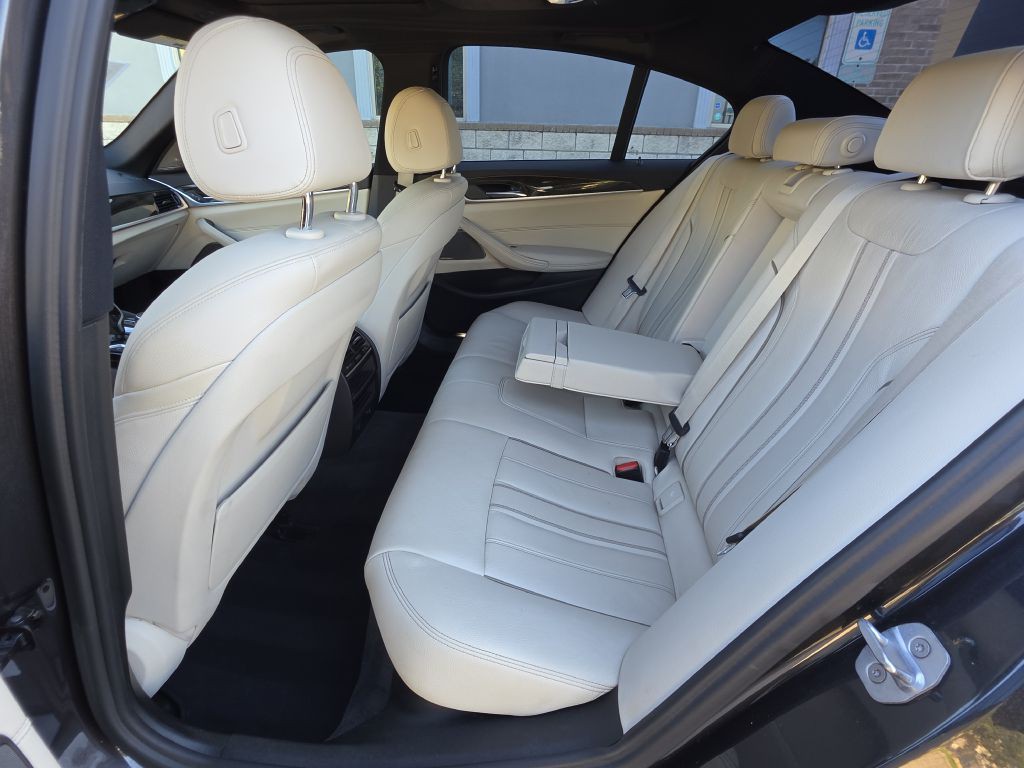 2017 BMW 5 Series Image 17