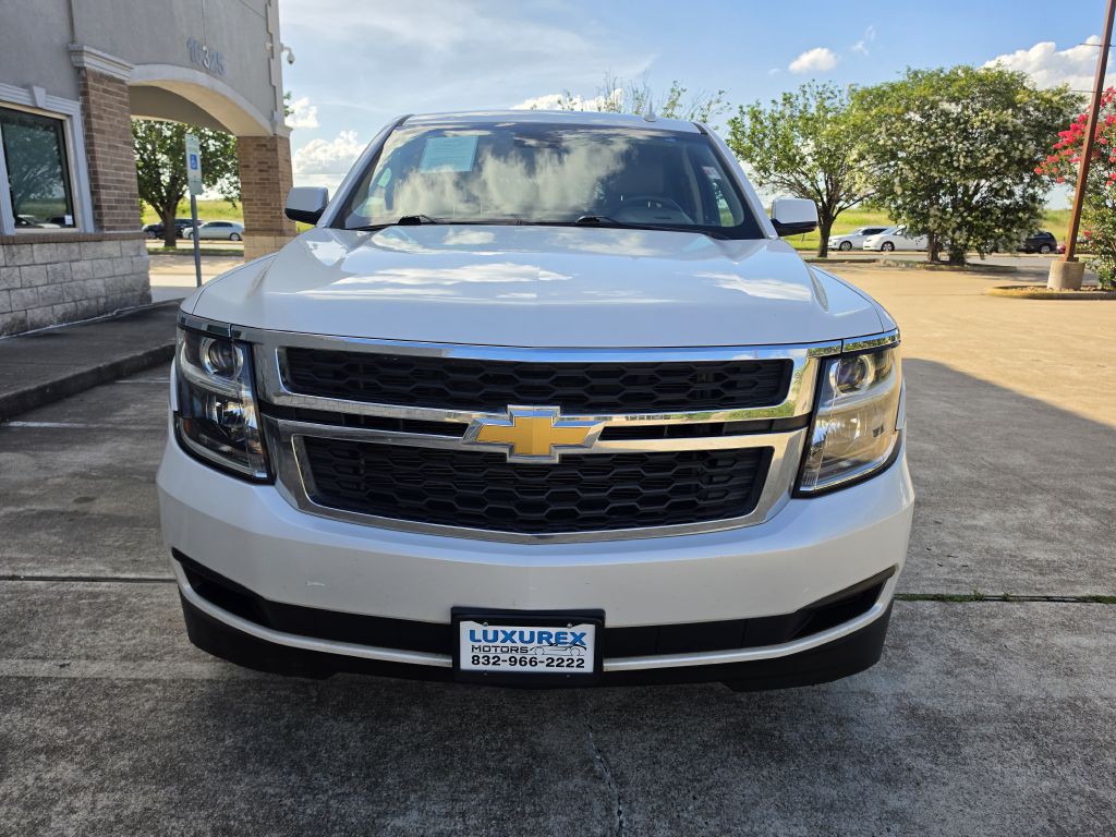 2016 Chevrolet Suburban Image 2