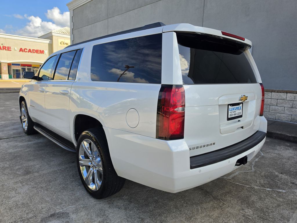 2016 Chevrolet Suburban Image 5