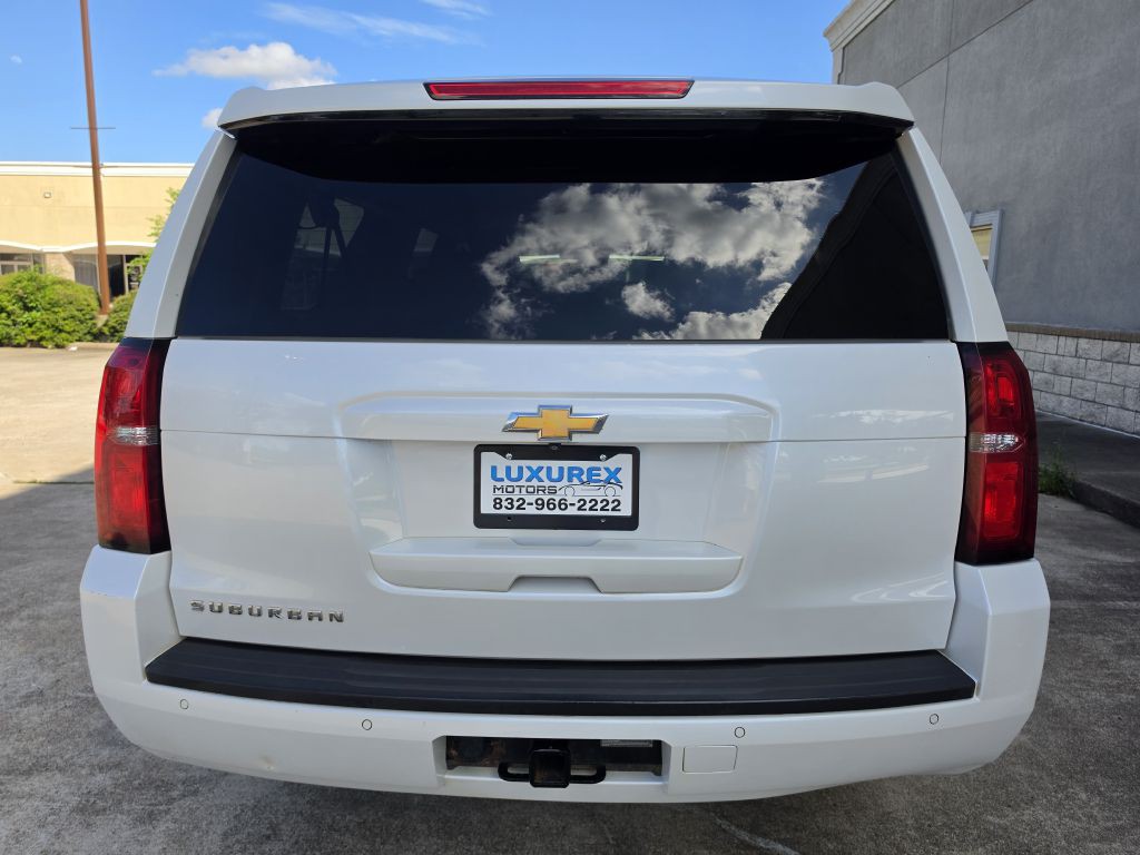 2016 Chevrolet Suburban Image 6