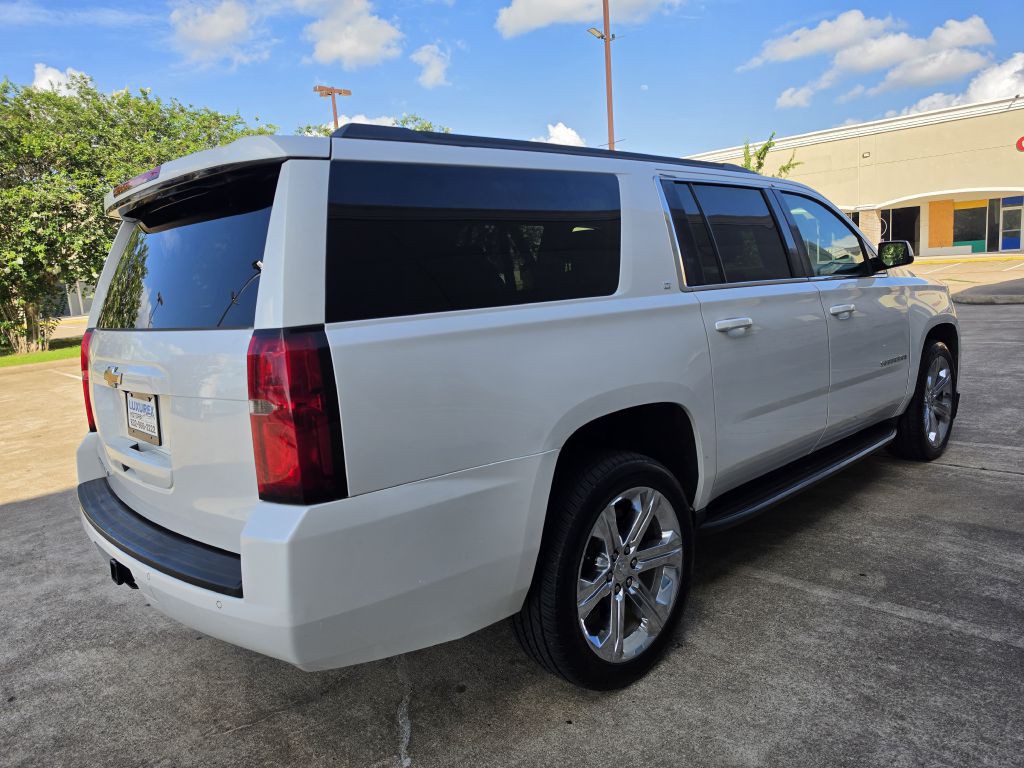 2016 Chevrolet Suburban Image 7