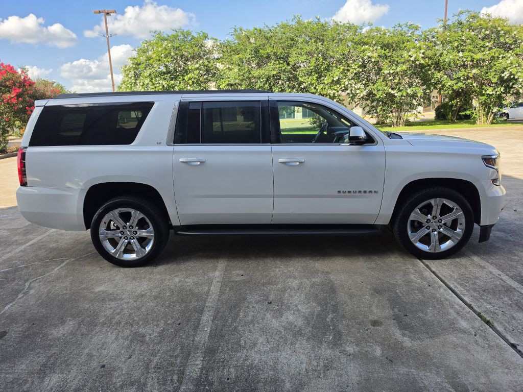 2016 Chevrolet Suburban Image 8