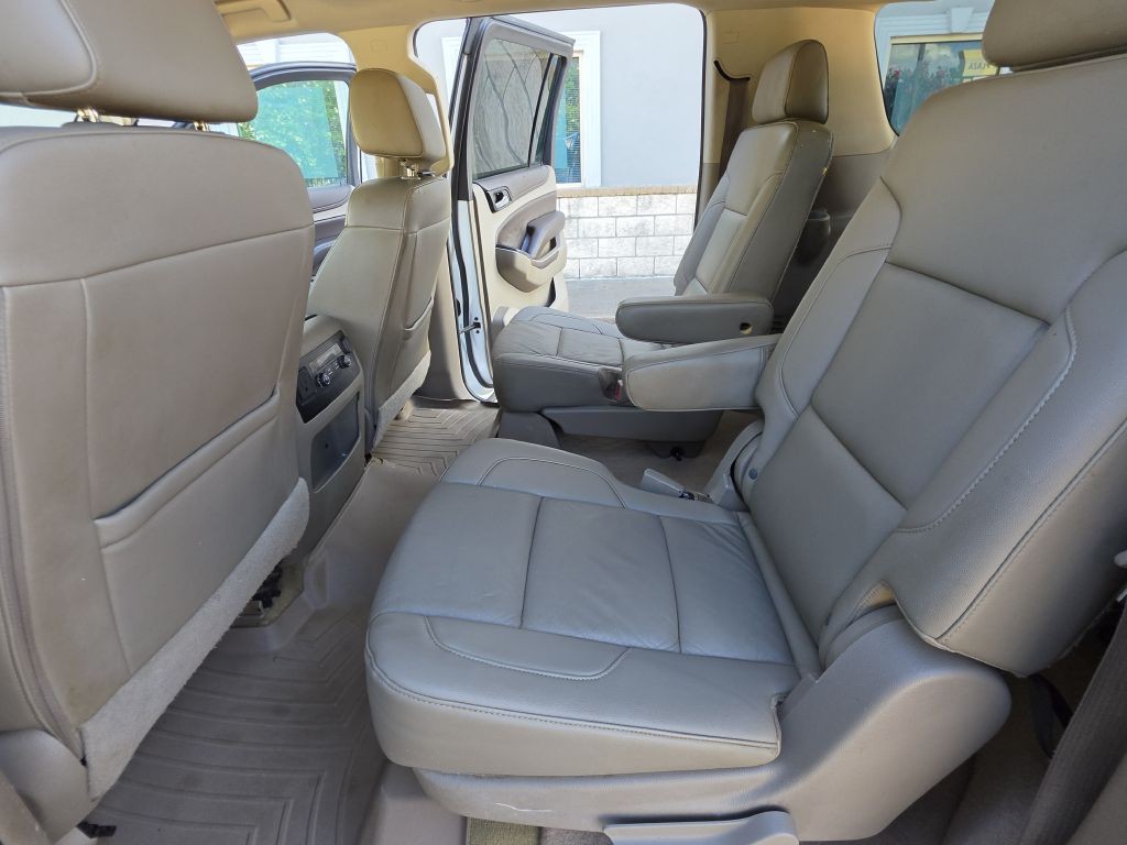 2016 Chevrolet Suburban Image 17