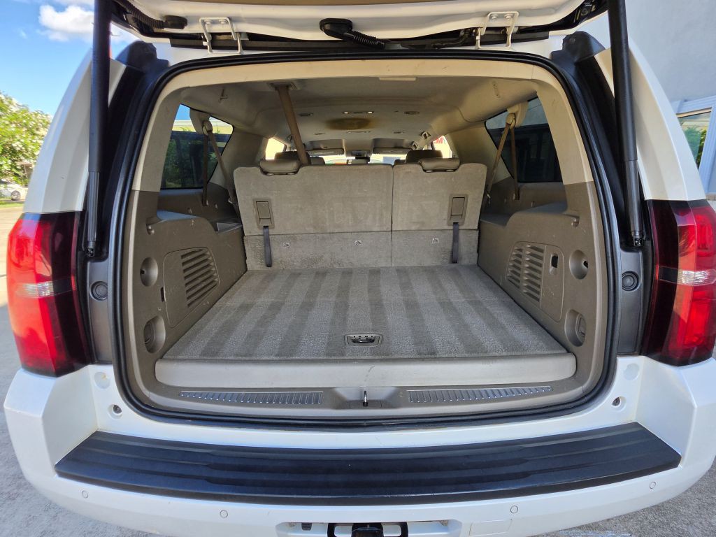 2016 Chevrolet Suburban Image 19