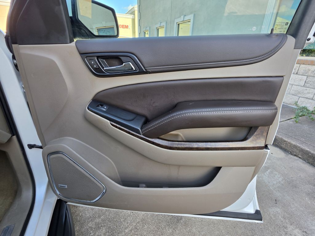 2016 Chevrolet Suburban Image 21