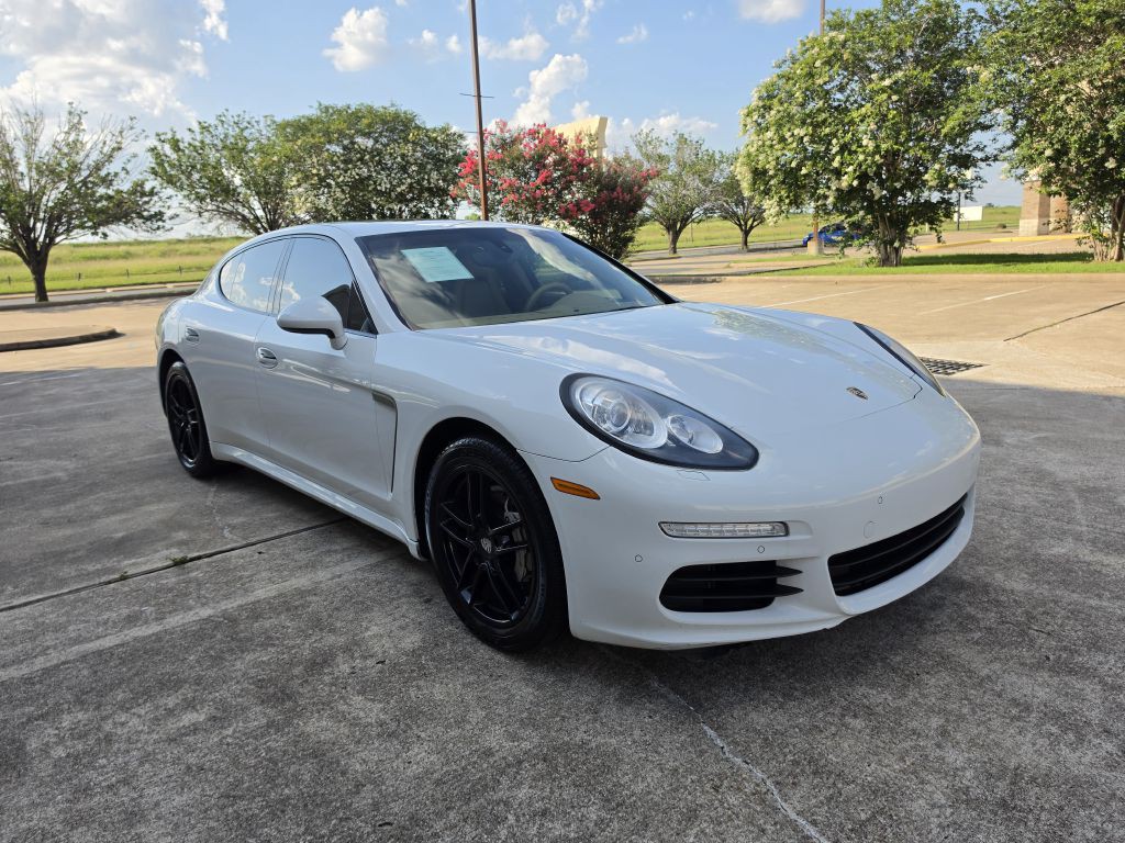 2014 Porsche Panamera Image 3