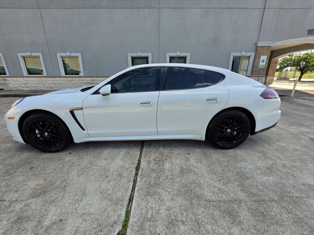 2014 Porsche Panamera Image 4