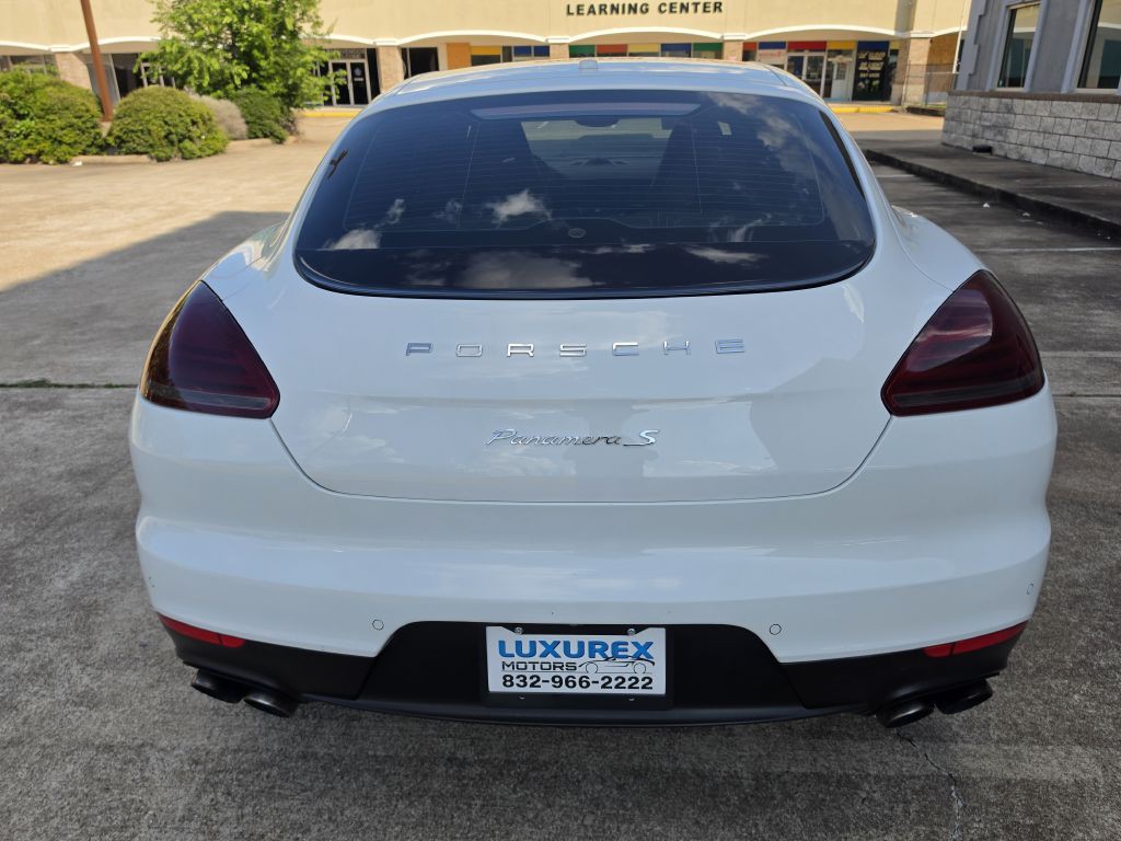 2014 Porsche Panamera Image 6