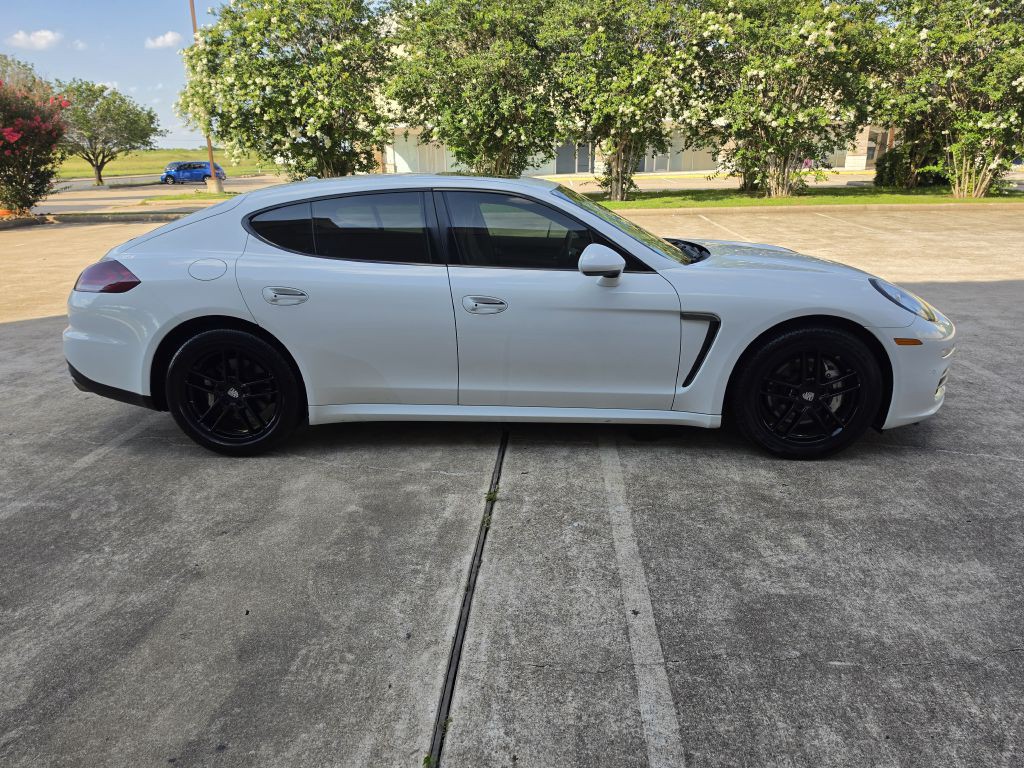 2014 Porsche Panamera Image 8