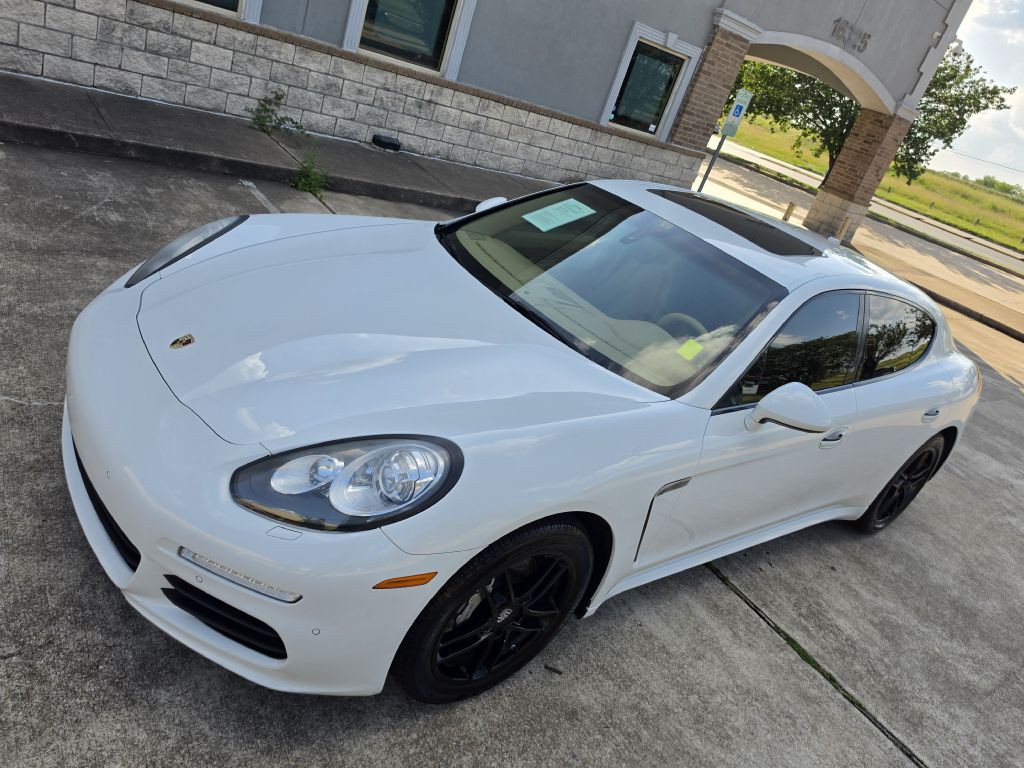 2014 Porsche Panamera Image 10