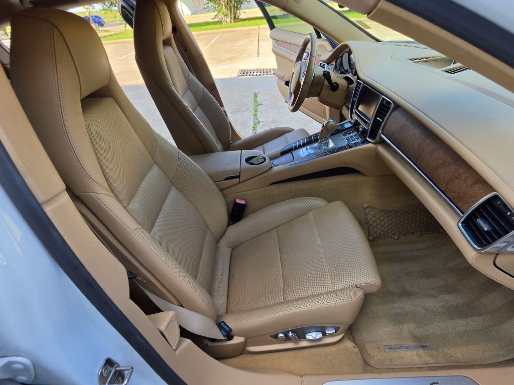 2014 Porsche Panamera Image 13