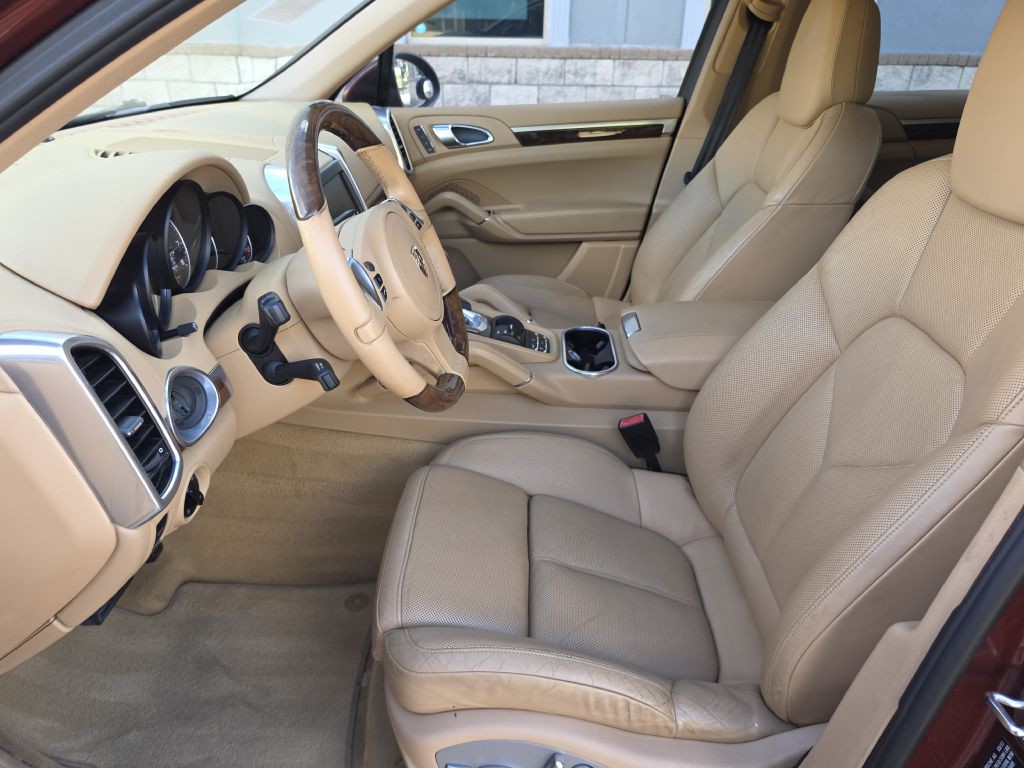2011 Porsche Cayenne Image 11